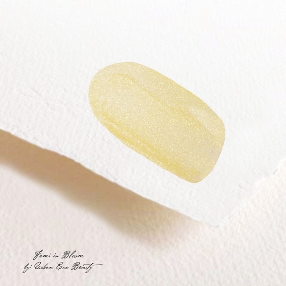 Sheer Gold Shimmer Organic Lip Gloss Plumper Treatment - Picture 5 of 13